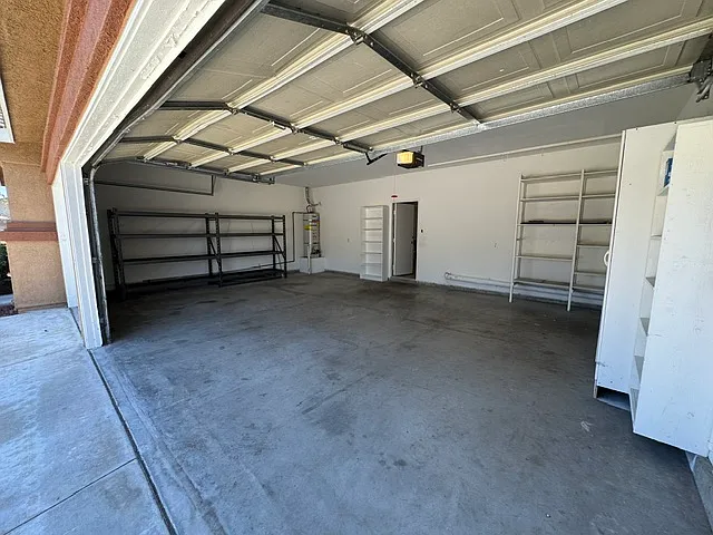 2136 Bowdoin St — Photo 39