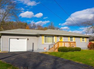7 Ottawa Ave, Fredericktown, OH 43019