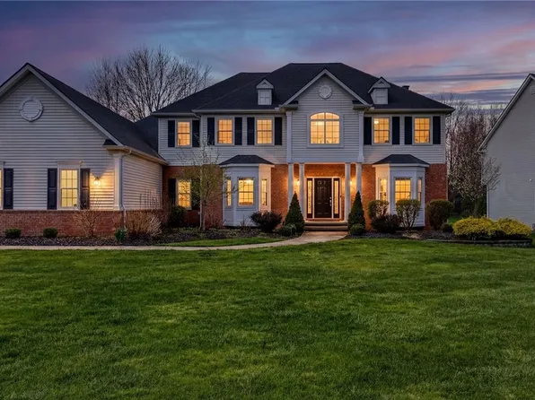 6678 Winston Ln, Solon, OH 44139