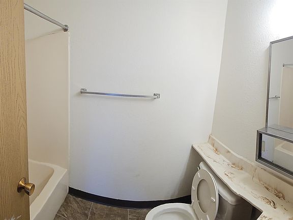 5th image of 800 11th St S #106