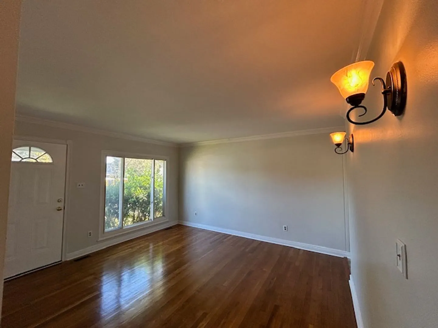 Charming 3BR Ranch Near Libbie & Grove - Westwood subdivision | Hardwood Floors — Photo 4