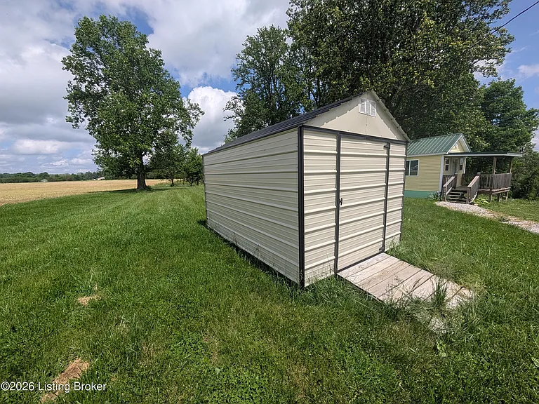 2604 E Buckeye Ln — Photo 2