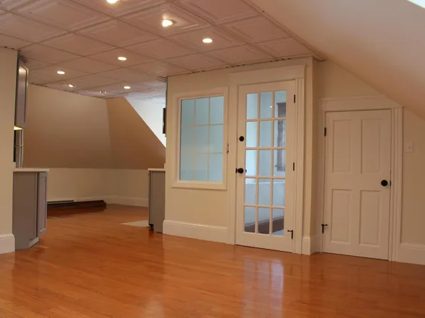 843 Smith St, Providence, RI 02908