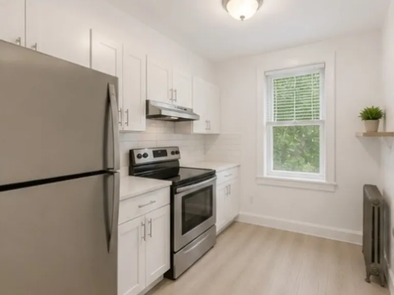 15 Park St #2A — Photo 1