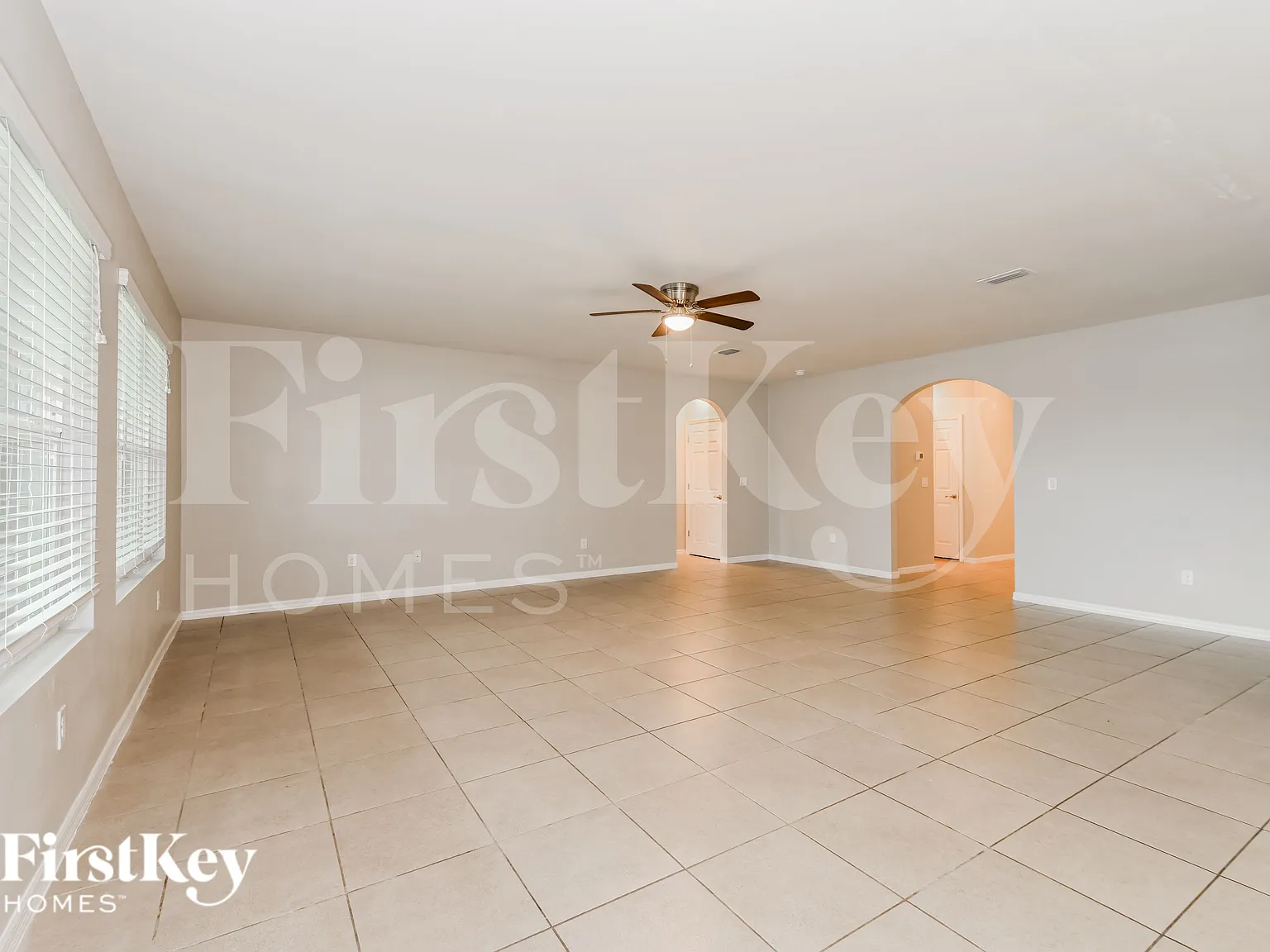 4 bed, 2.0 bath, 2319 sqft, $2,185 — Photo 2