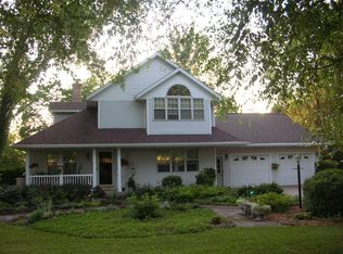 S4195 Fox Hill Rd, Baraboo, WI 53913