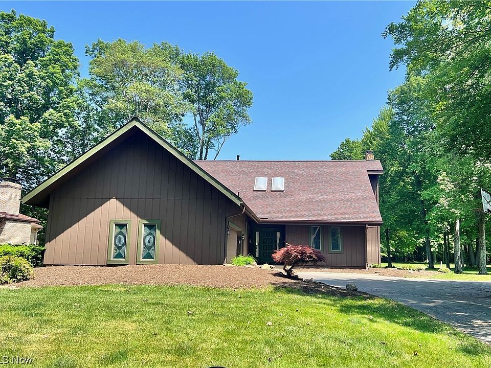 1st image of 408 Cherry Hill Ln