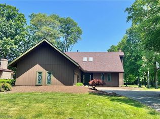 408 Cherry Hill Ln, Cortland, OH