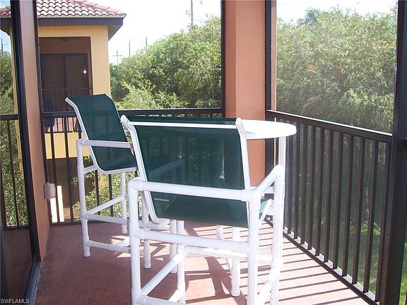 4th image of 4925 SW 16th Pl APT 203