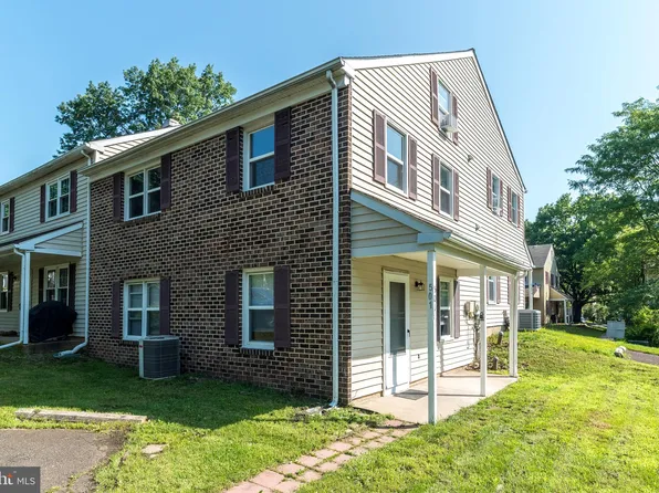 501 Hickory Ln, Sellersville, PA 18960