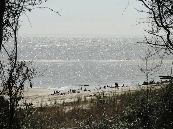 1737 Highway 98, Eastpoint, FL 32328