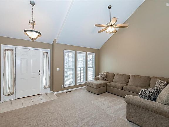 Inviting Entry with Vaulted Ceilings
