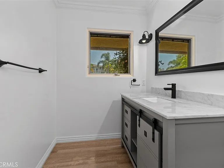 600 Cliff Dr — Photo 36