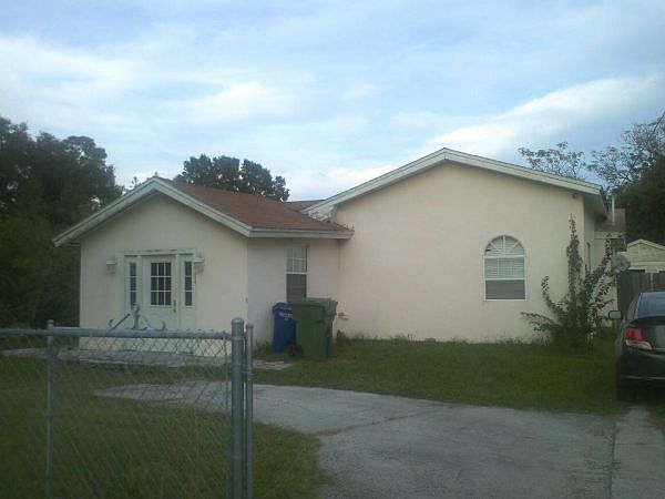 1st image of 1404 5th St NE