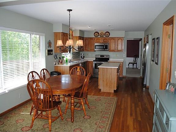 3rd image of 8184 Heatherwood Dr