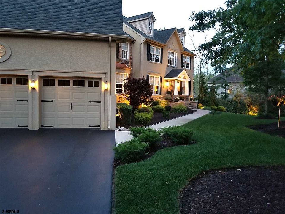 2nd image of 30 Danielle Ct