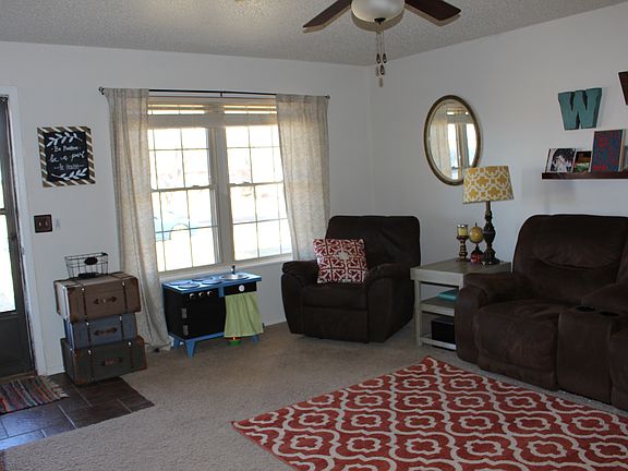 4th image of 704 Wilbanks Dr
