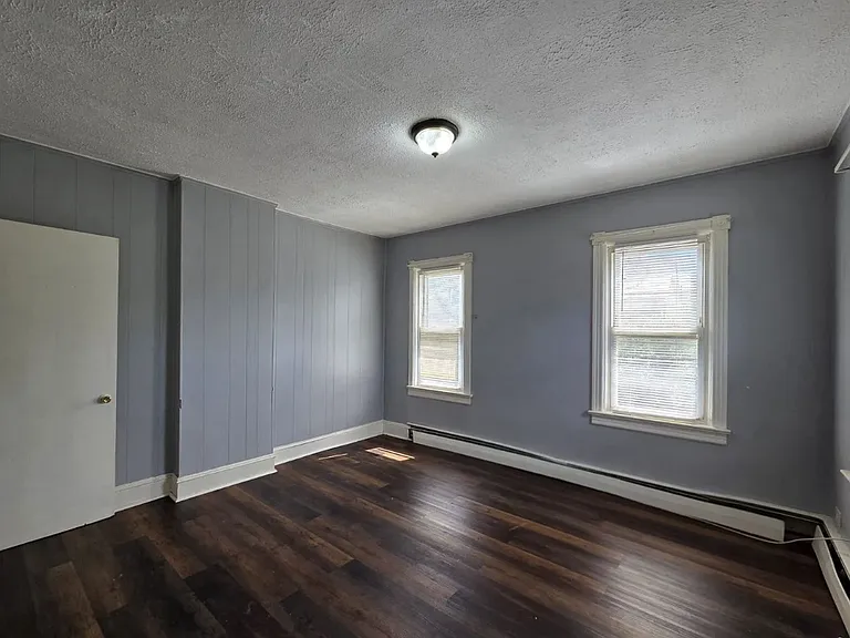 320 Cleveland Ave — Photo 2