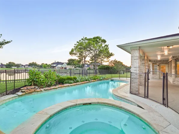 6915 Monarch Lake Ln, Katy, TX 77494