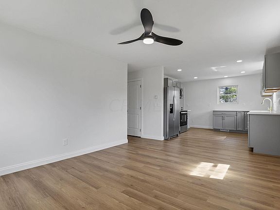 5th image of 502 N Westmoor Ave