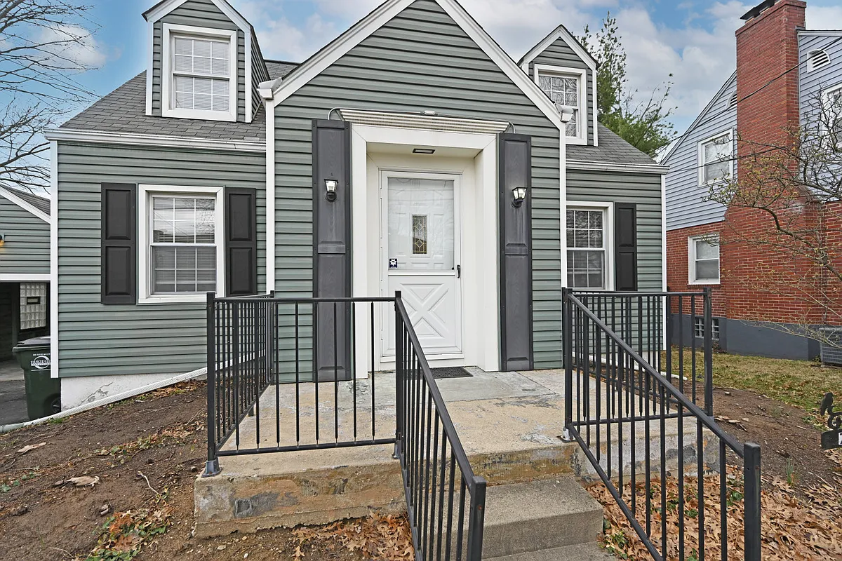 Building Photo - 7829 Plainfield Rd