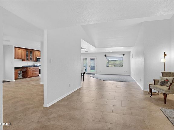 5th image of 5220 W BEVERLY Lane