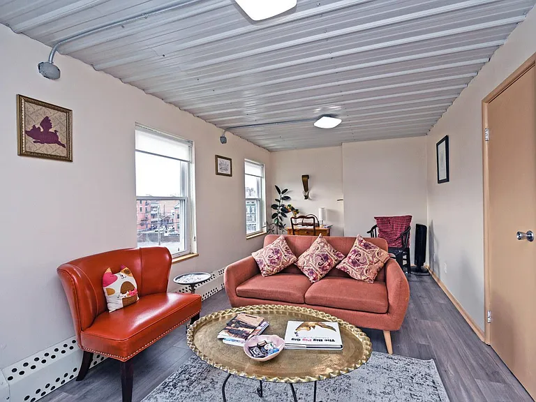 118 E Liberty St #D — Photo 5
