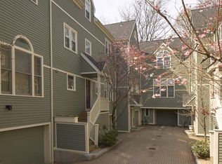 8 Walden Mews, Cambridge, MA 02140