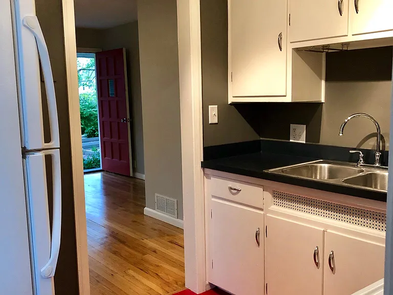 1611 Washington St — Photo 10