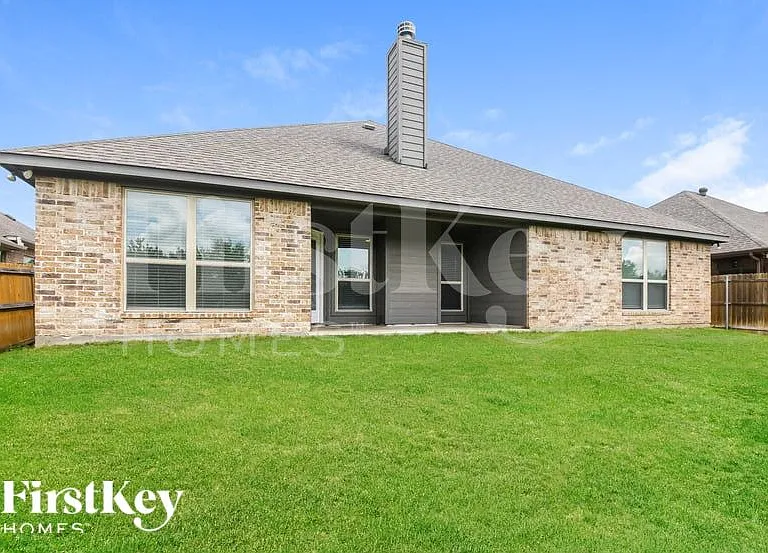 612 Zachary Dr — Photo 15