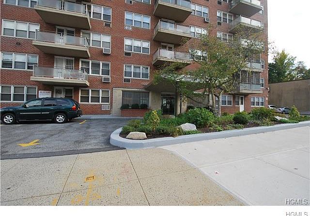 1st image of 385 McLean Ave APT 1F
