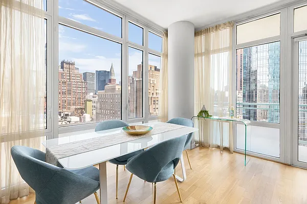 Sold by Compass | media 1