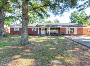 1201 D St, Barling, AR 72923