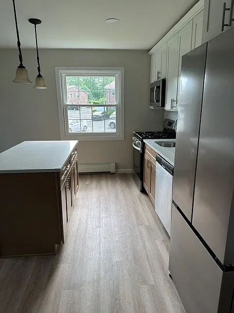 3 bed, 1130 sqft, $3,200 — Photo 4