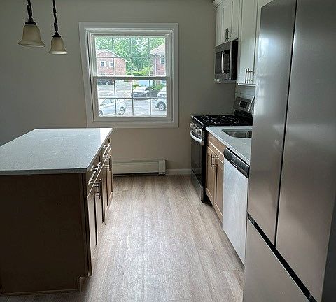 4th image of 460 Old Town Rd #18I