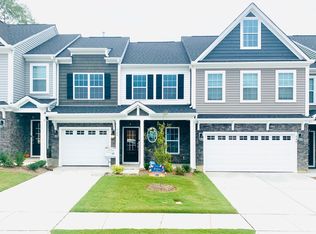 724 Creekway Dr, Fuquay Varina, NC 27526
