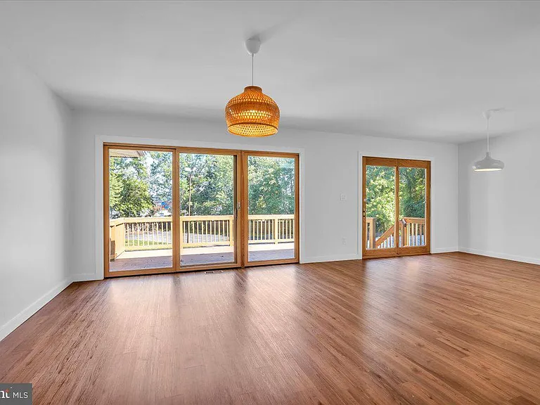 26 Forest Hill Dr — Photo 5