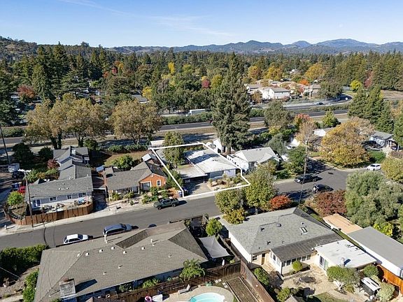 4th image of 2031 Lee Ave