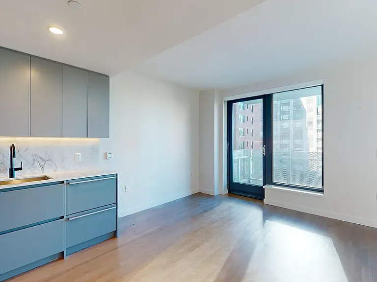 515 E 86th St #706 — Photo 7