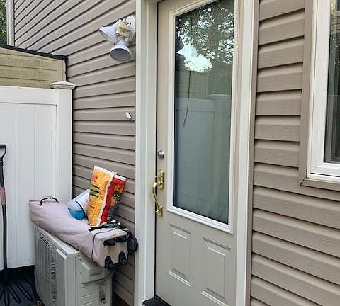 3rd image of 312 Preston Ave