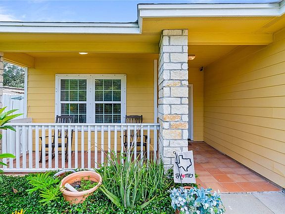 3rd image of 3601 Fort Worth St