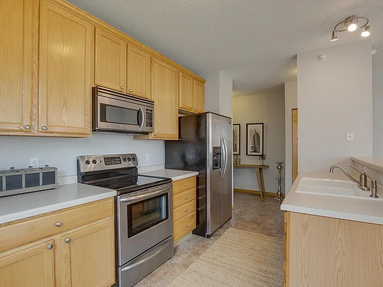 680 N 2nd St #406 — Photo 13