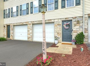2746 Woodmont Dr, York, PA