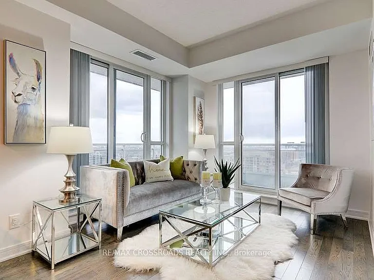 9201 Yonge St #1704 — Photo 8