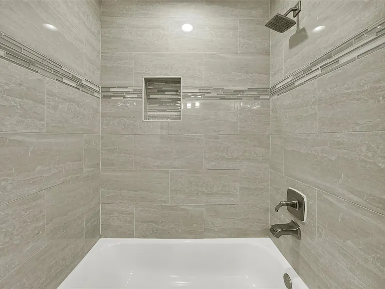 4732 Carmen St #B — Photo 17