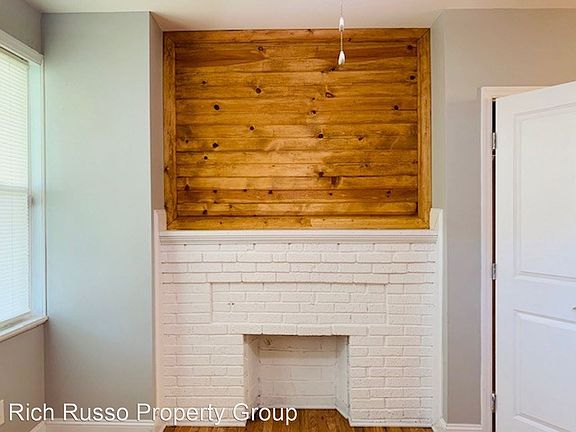 3rd image of 1665 Greenway Ave