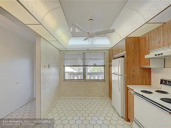 5th image of 3205 Portofino Pt APT B4