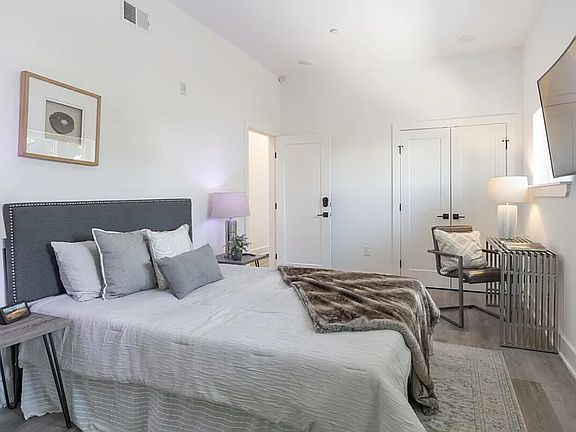 4th image of 2200 N 11th St #2D