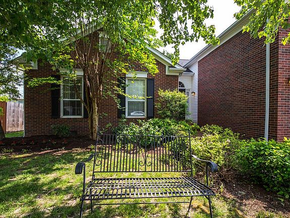 2nd image of 4003 Linden Ct