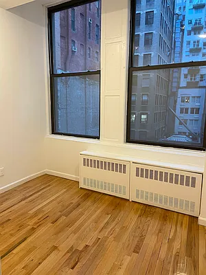 Rented by City Connections Realty | media 4